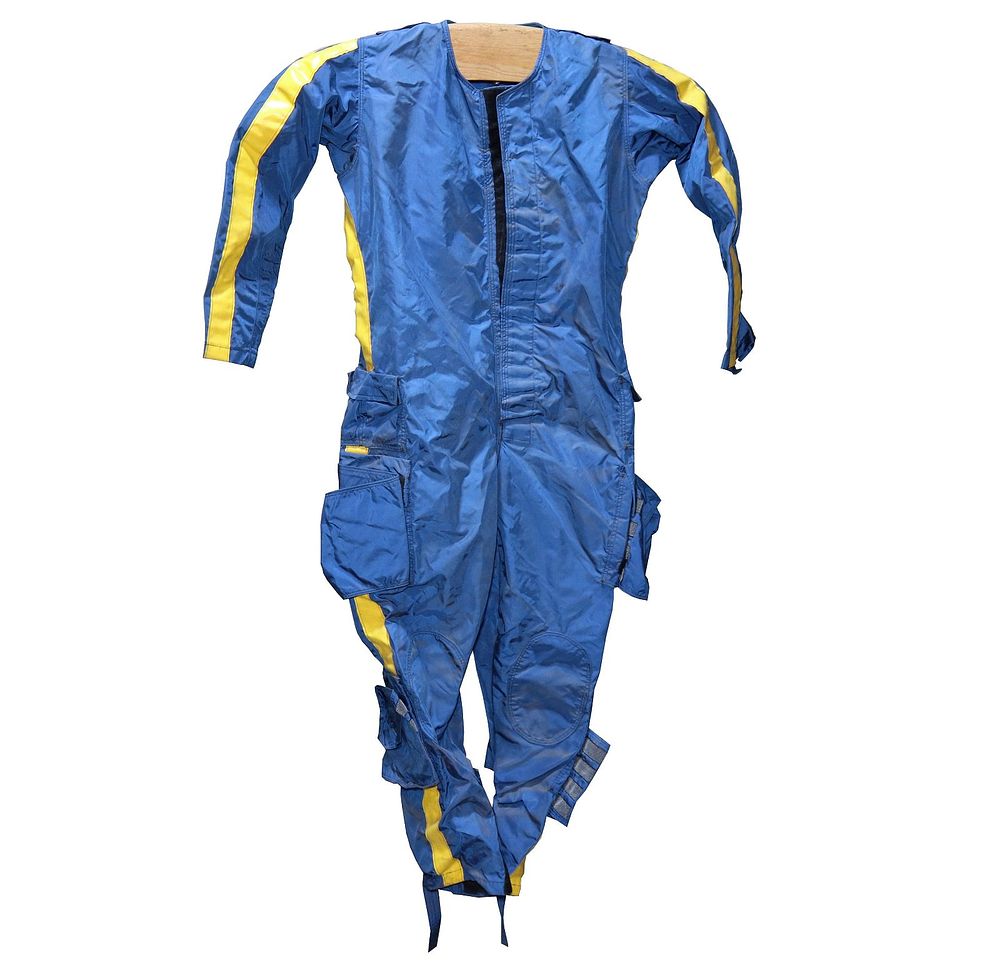 Lot 278: US Navy Mark 12 Divers Coveralls Size 3