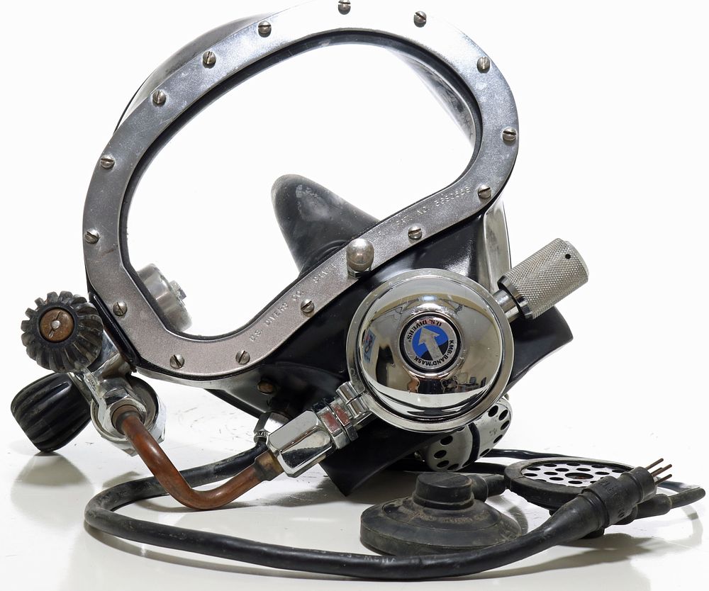 Kirby Morgan KMB-10 Dive Mask + Parts. This is a vintage Kirby Morgan model KMB-10 Band Mask. 