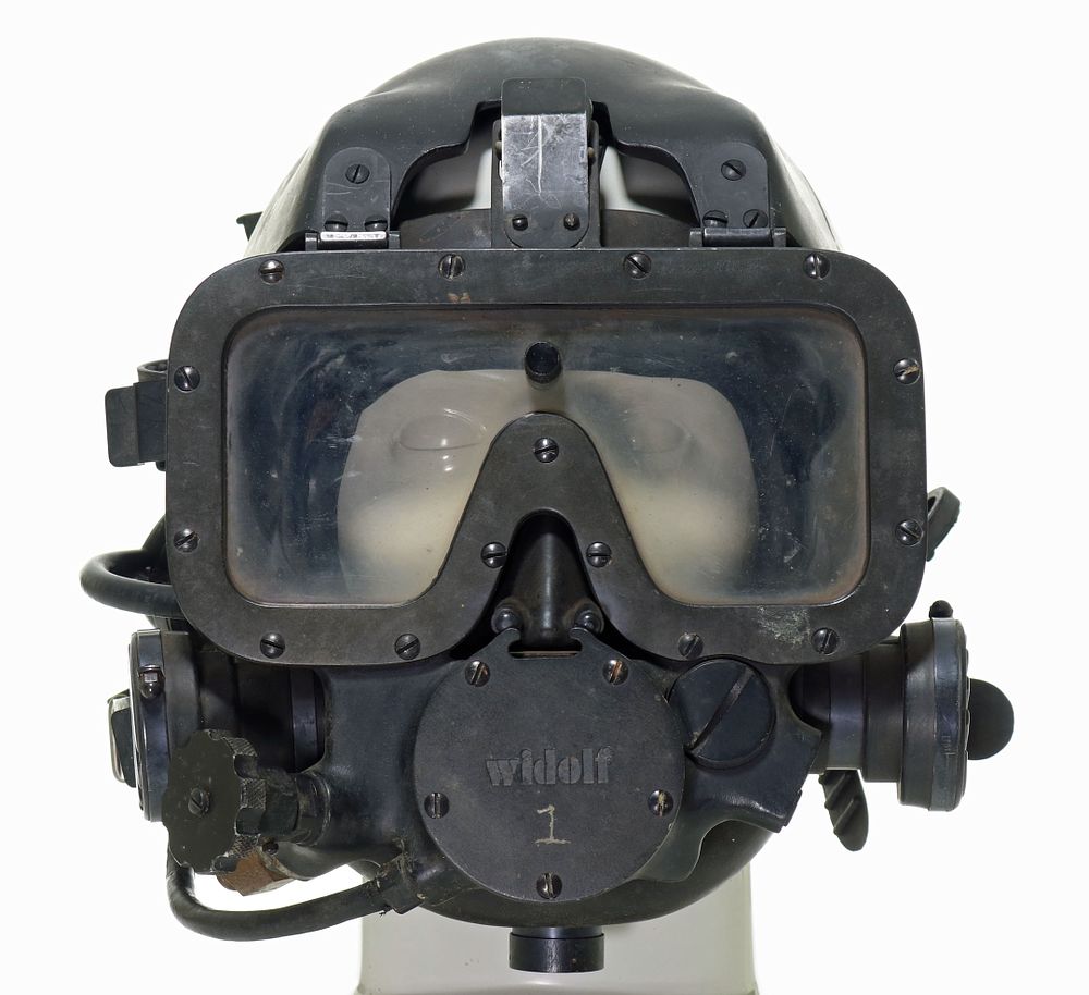 Vintage Widolf Dive Mask & Helmet. Vintage Widolf band band mask helmet with regulator and 
