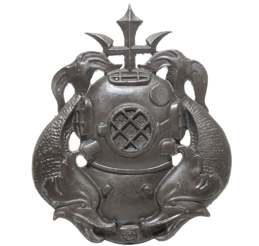 United States Navy Master Diver Plaque. This is a like-new United States Navy Master Diver 