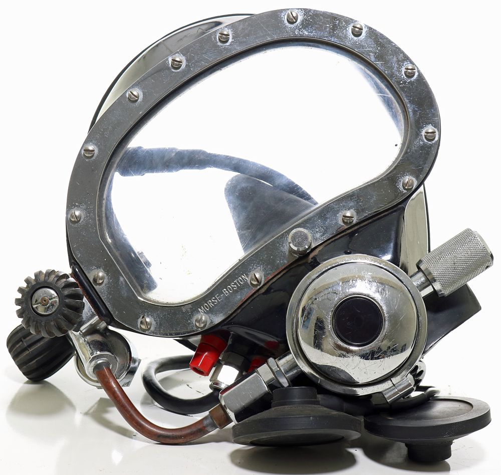 Morse Diving Equipment US Navy Mark 1 Band Mask. This is a rare find, a Morse Diving Equipment 