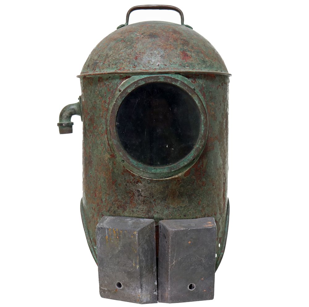 1915 Miller Dunn Divinhood Style 1 Miami, FL Diving Helmet. This rare helmet is an early example 