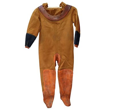 Vintage Yokohama Diving Apparatus Dive Dress Size 4. This is a nice vintage dive dress made by 