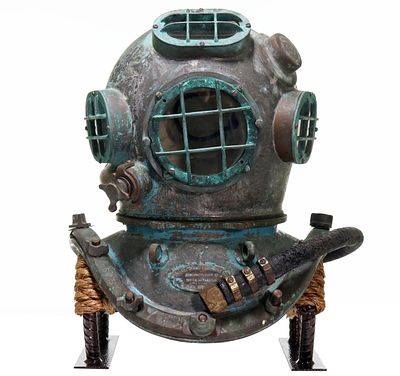 Morse Diving Equipment Vintage Diving Helmet Serial #s Matching. This helmet was made by the 