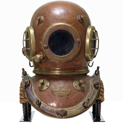1922 Siebe Gorman 12 Bolt Antique English Diving Helmet. In addition to the popular six-bolt 