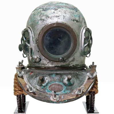 Japanese Choa Antique Copper & Brass Diving Helmet. This is a very rarely seen diving helmet 