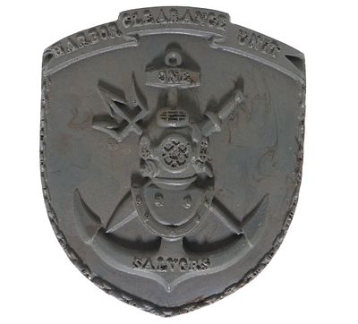 US Navy Harbor Clearance Unit One Resin Plaque. This is a nicely detailed Harbor Clearance Unit 
