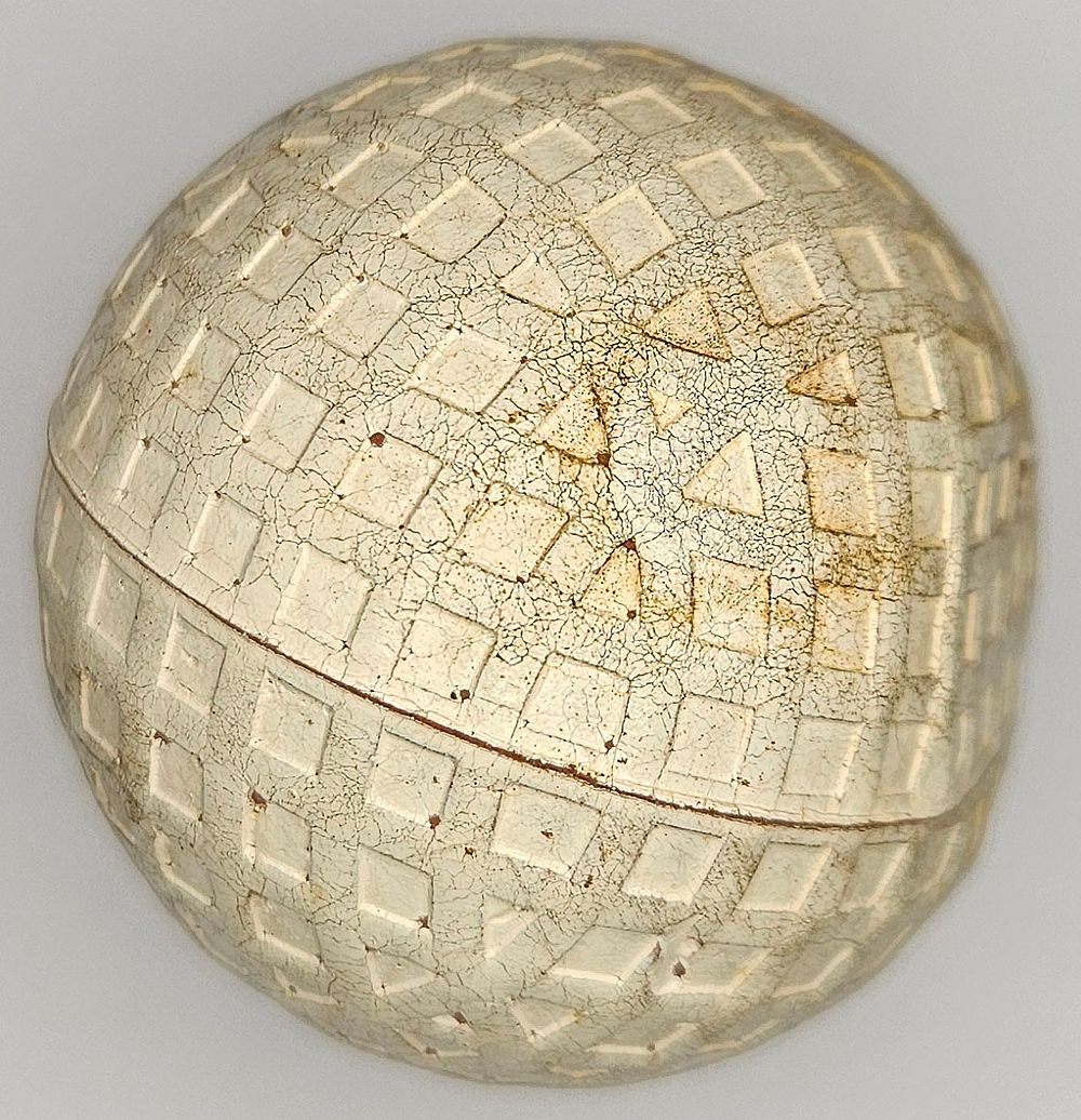 Lot 158: Antique Mesh Pattern Lightweight Floater Golf Ball