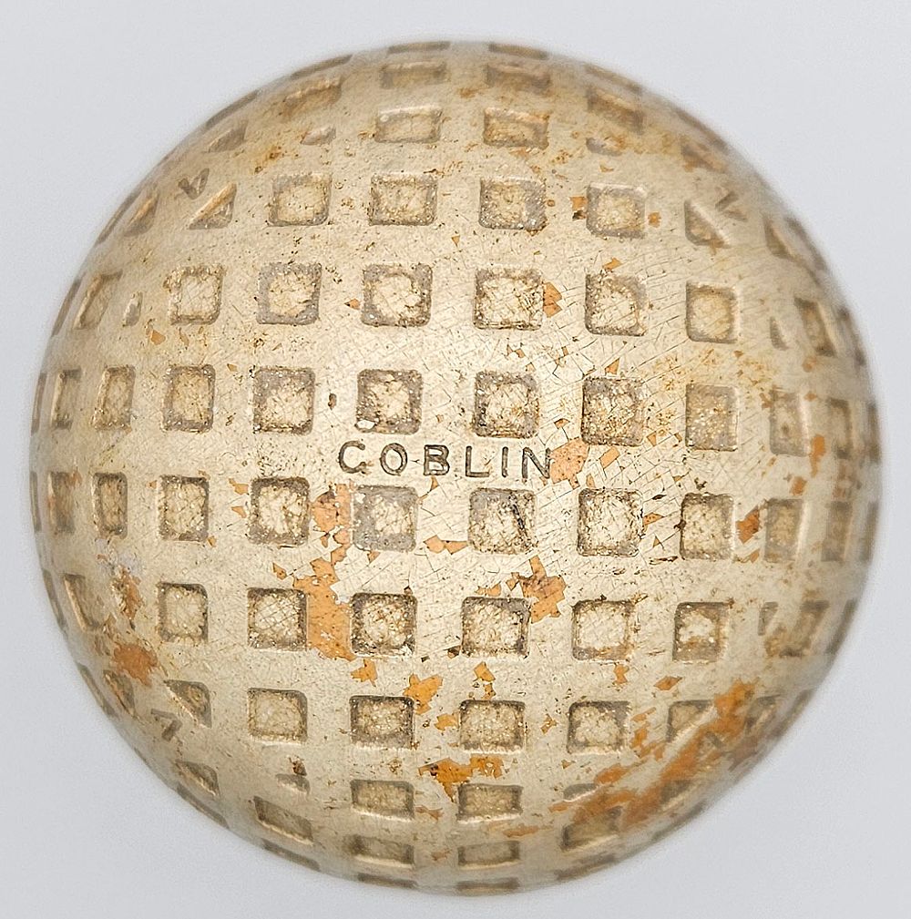 Lot 163: Goblin Mesh Pattern Dunlop 1920’s Antique Golf Ball