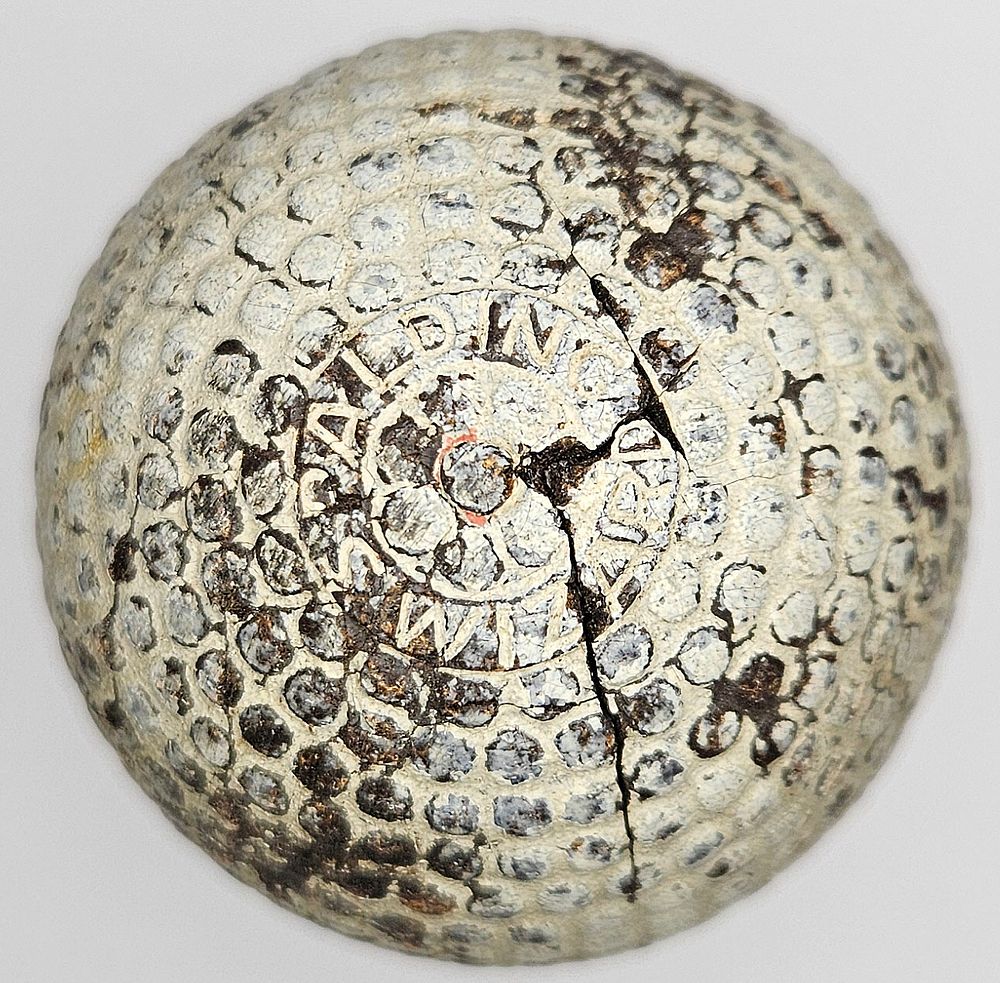 Lot 172: Spalding Wizard Bramble Pattern Antique Golf Ball 1899
