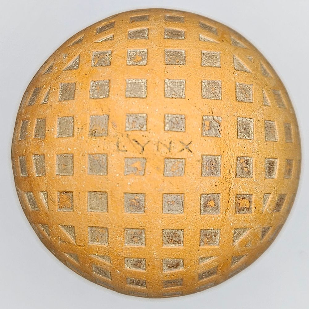 Lot 206: Lynx Mesh Pattern 1920’s Antique Golf Ball