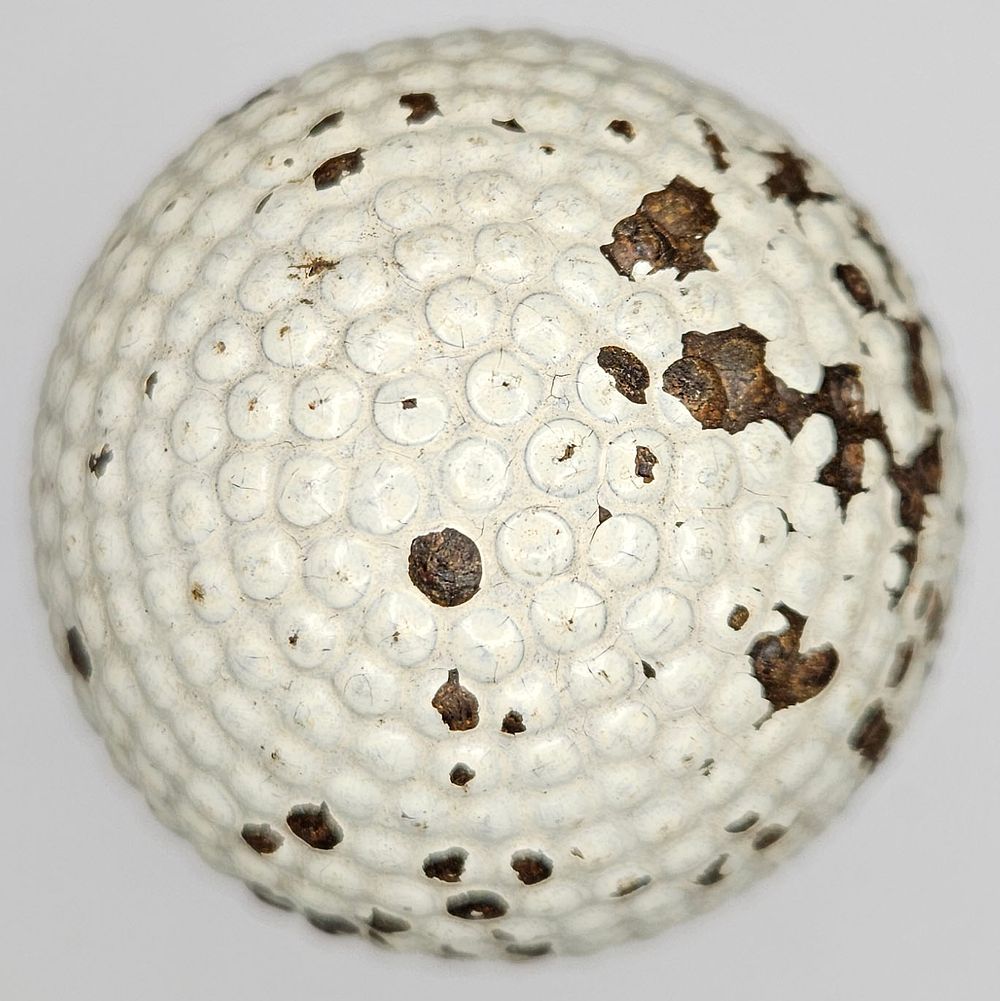 Lot 207: Bramble Pattern 1910’s Antique Golf Ball