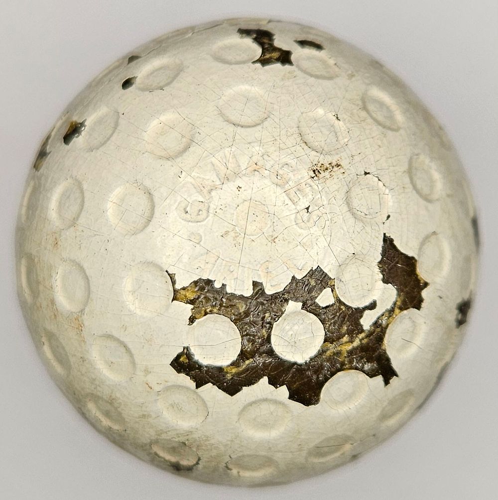 Lot 217: Gamage’s Ariel 1920’s Round Disks Antique Golf Ball