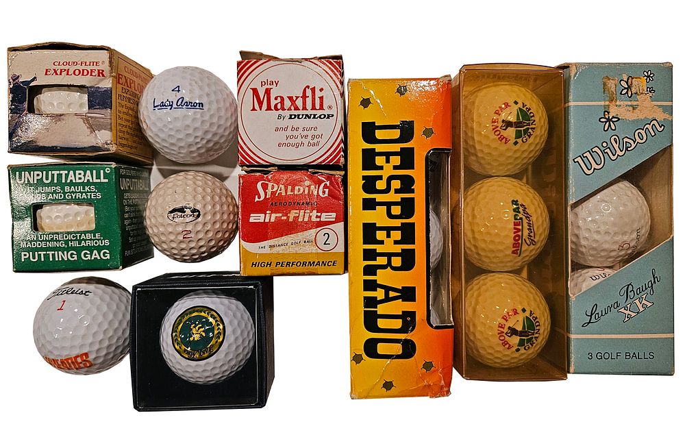 Lot 233: 17 Vintage & Novelty Golf Balls Maxfli Spalding Wilson