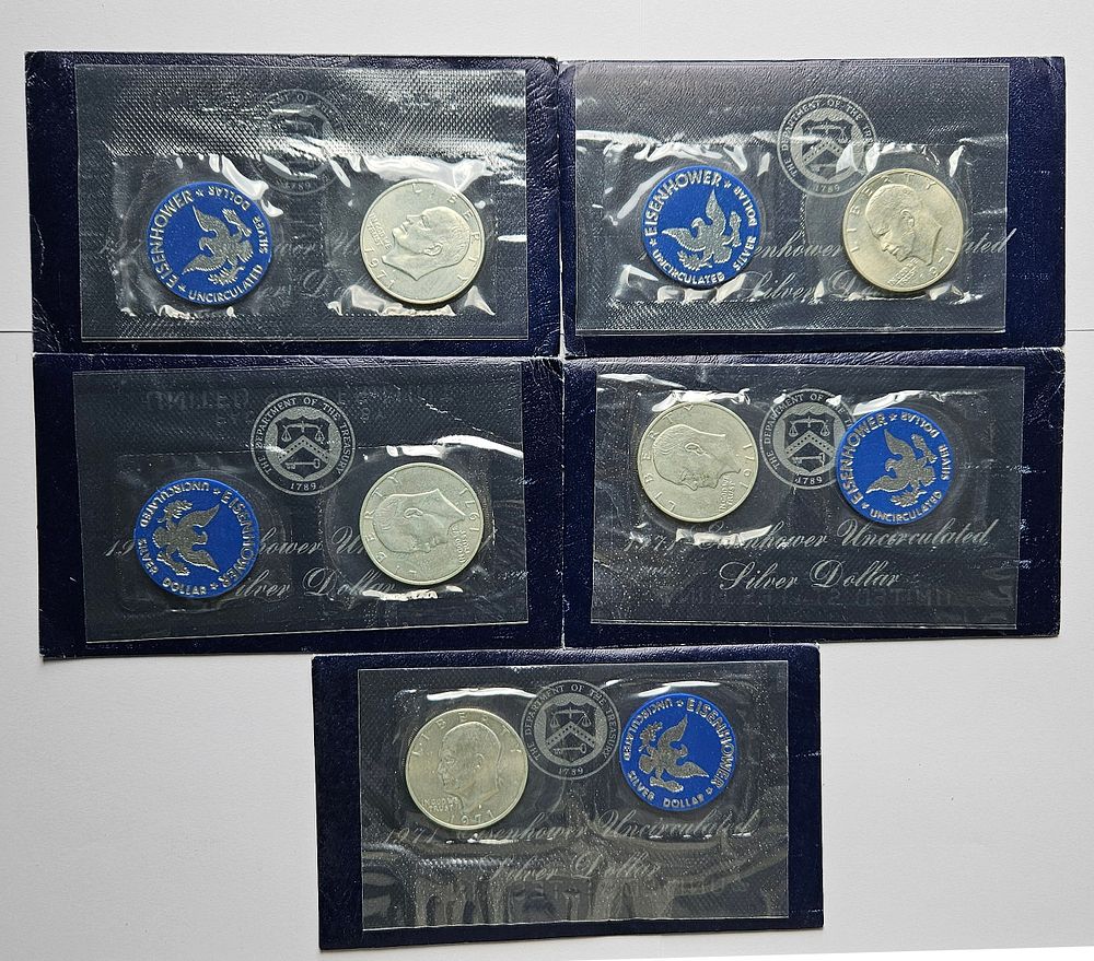Lot 324: Five 1971 S Eisenhower 40% Silver Dollar US Mint Sets