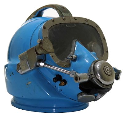 General Aquadyne DMC-7 1970s Fiberglass Diving Helmet. A quintessential example of mid-1970s 