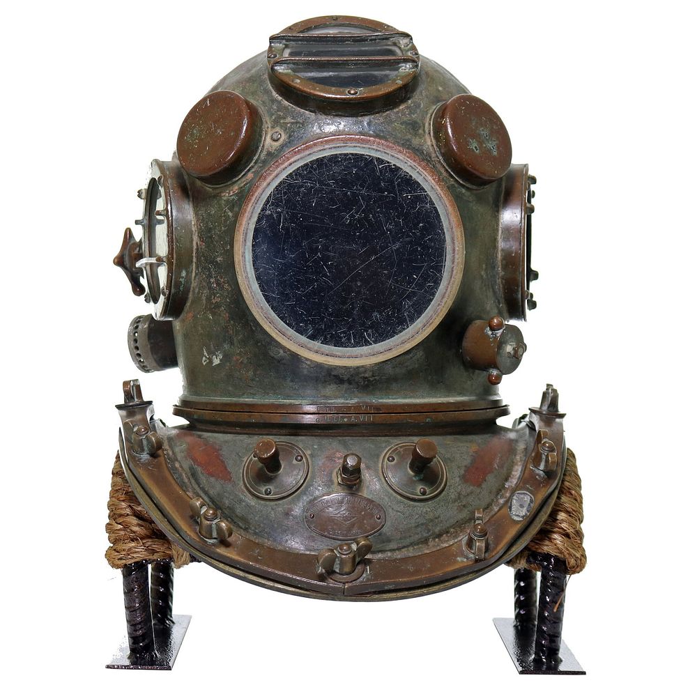 Lot 163: Japanese Yokohama Diving Apparatus 4 Light Helmet – Amazing Patina