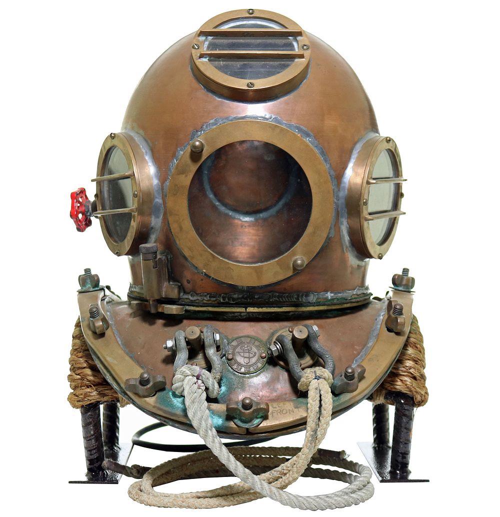 Lot 164: Chinese / Korean Bo On Company Antique Diving Helmet
