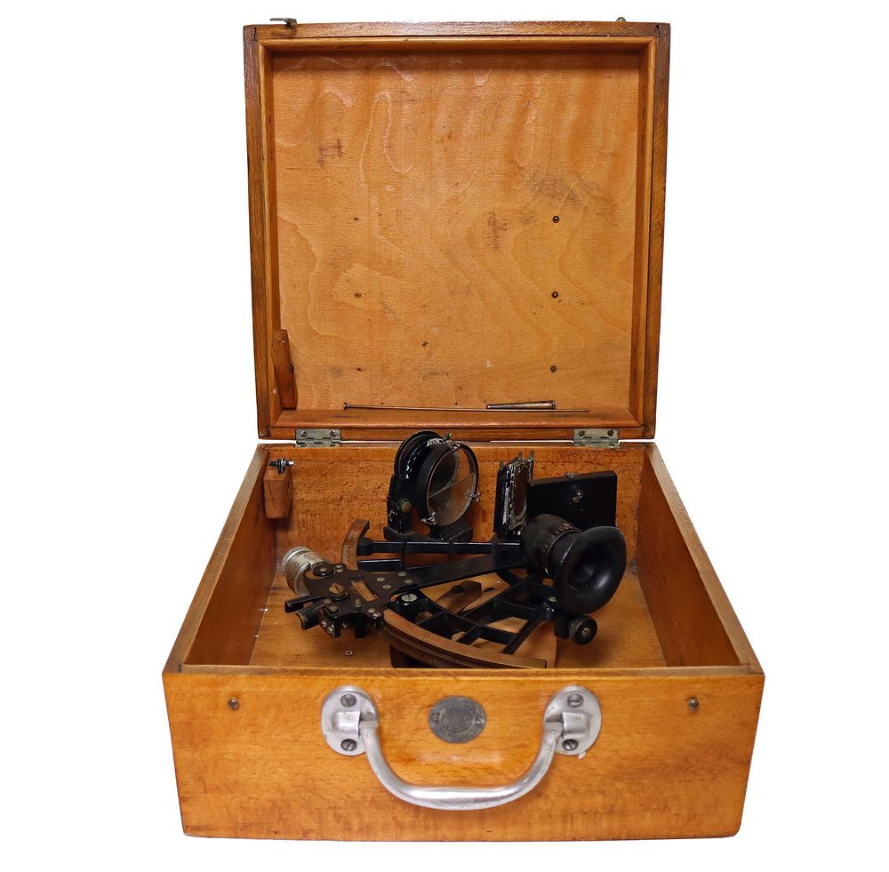 Lot 168: Cassens & Plath Hamburg German Maritime Sextant