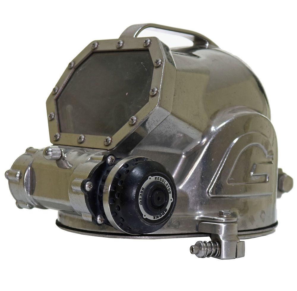 Lot 173: Stainless Steel Gorski G2000SS Diving Helmet