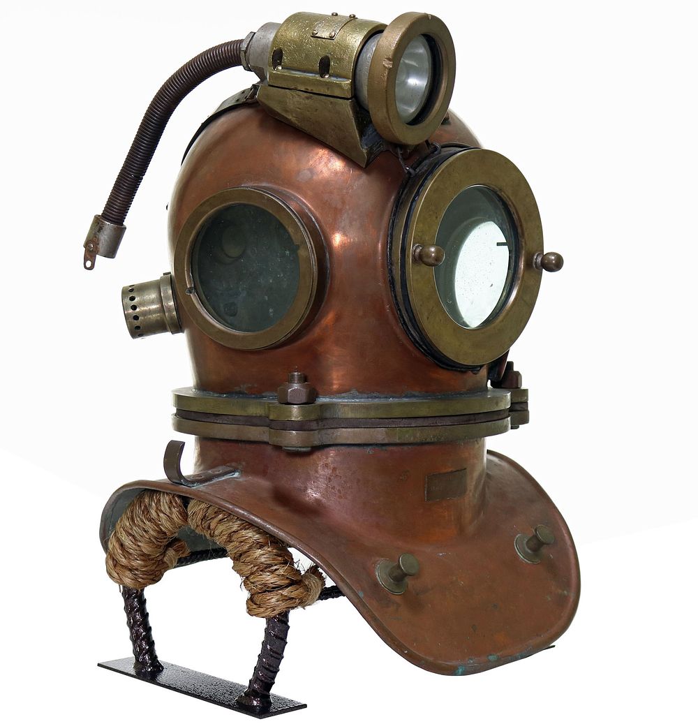 Lot 183: 1986 Soviet Russian 3 Bolt Diving Helmet With Underwater Light