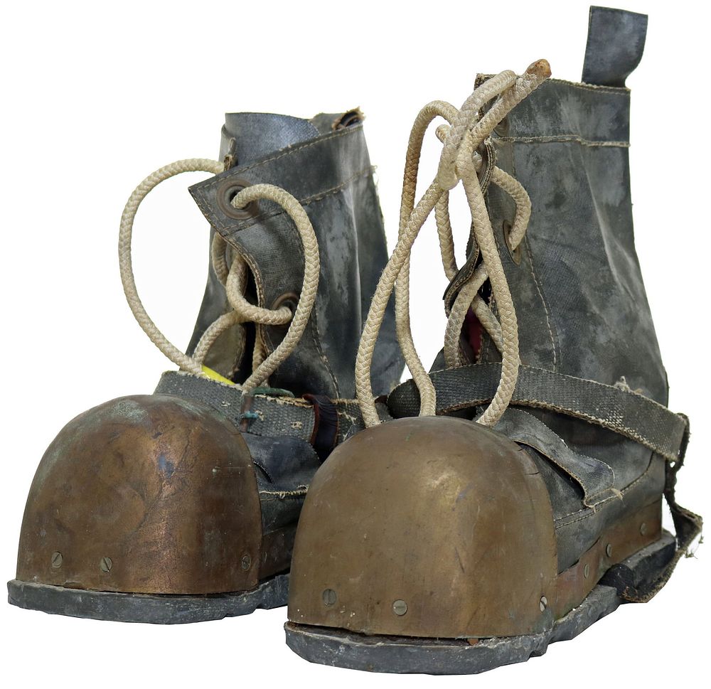 Lot 200: Vintage Russian Soviet Divers Boots