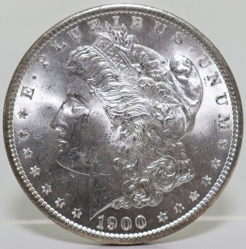 Lot 233: 1900 P US Morgan Silver Dollar Coin
