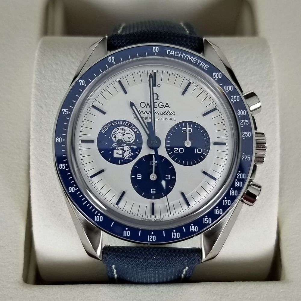Lot 222: New Unworn Omega Silver Snoopy Speedmaster 2026 Full Collectors Set