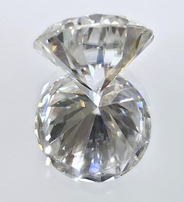 609/ יהלום מאוסונייט moissanite במשקל 1 קראט בצבע שקוף בצירוף תעודת אחריות גמולוגית. היהלום 