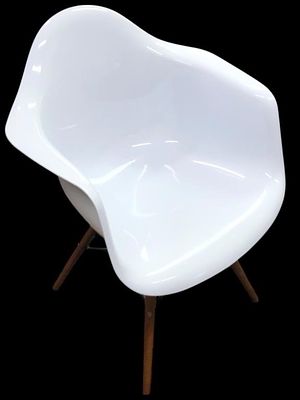 Eames MCM Style Molded Arm Chair. Eames MCM-style molded arm chair featuring a semi-rigid 