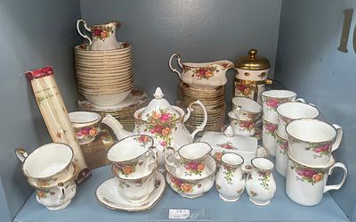 A large collection of Royal Albert 'Old Country Roses' tea/dinner wears. Including two-tier 