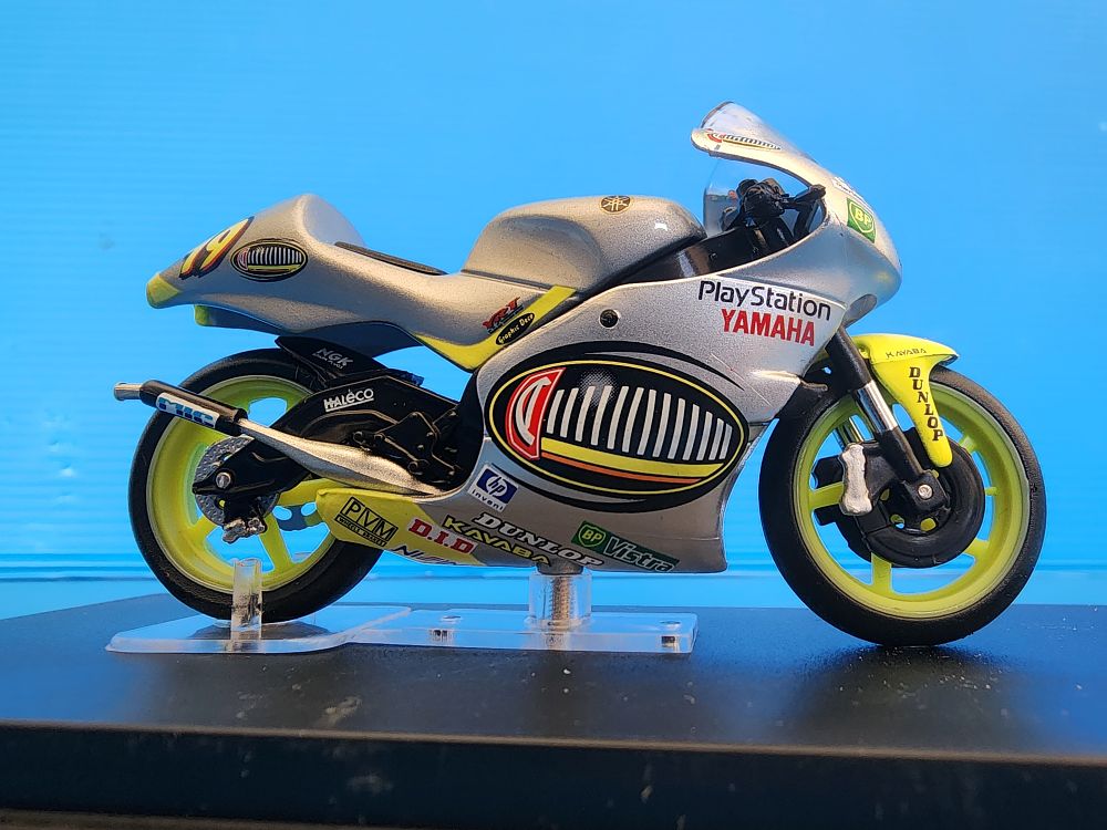 Yamaha YZR 250 motorcycle model of French racer Olivier Jacque from 2000. 1/24 scale model made