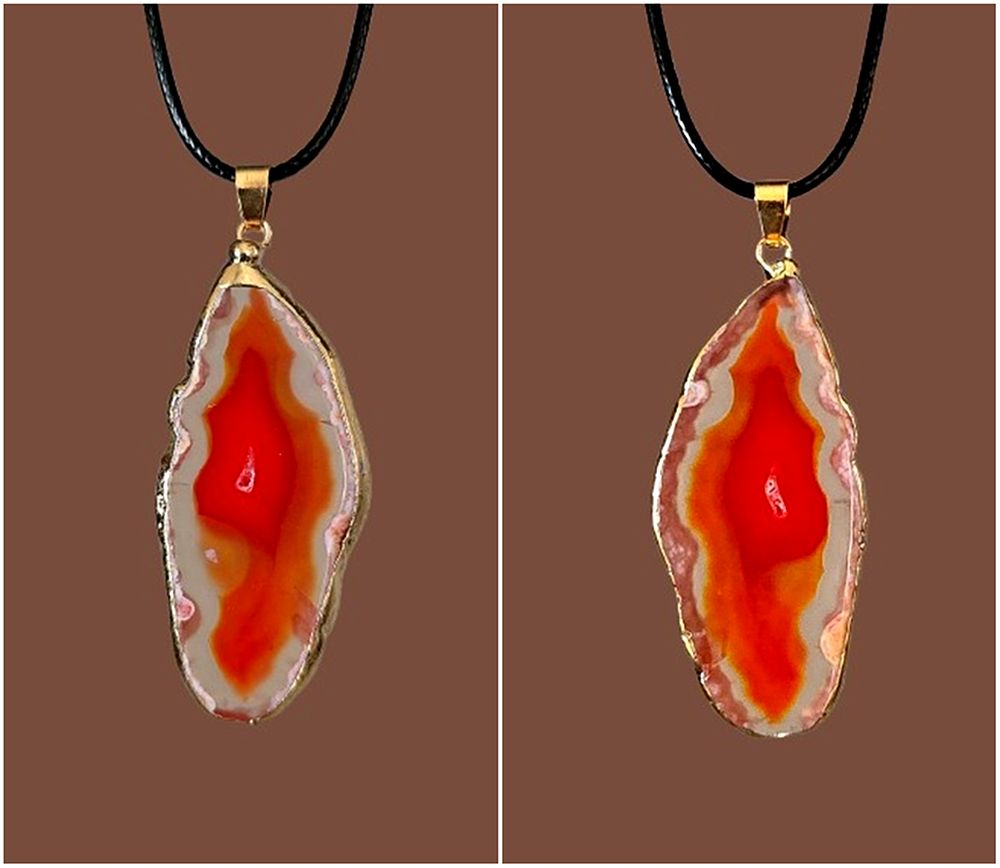 Polished natural agate segment pendant framed with high-quality 24-karat gold leaf plating -