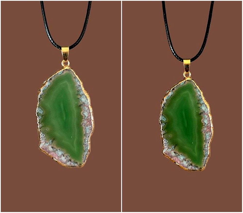 Polished natural agate segment pendant framed with high-quality 24-karat gold leaf plating -