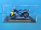 Yamaha YZR 500 motorcycle model of Japanese racer Shinya Nakano from 2001. 1/24 scale model made Image - 1