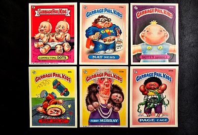 חבורת הזבל - קלפי וינטג' מקוריים אמריקאים מהשנים 1986-1987. חלקם נדירים ומבוקשים מאוד. 
במצב 