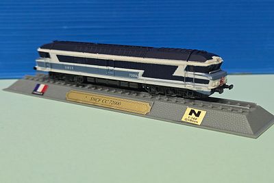 קטר רכבת צרפתי משנת 1994 תוצרת חברת דלפרדו יפן. פריט אספנות מבוקש ונדיר - המסילה מפלסטיק, הקטר 