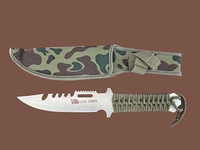 סכין קומנדו אמריקאית. במצב חדש. 
אורך 28 ס"מ. 
כולל נרתיק בד.