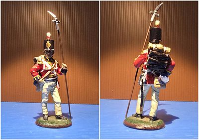 Signed metal statuette from Napoleon Bonaparte's army from 1801, made by Del Prado. A 