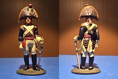 Signed metal statuette from Napoleon Bonaparte's army from 1800, made by Del Prado. A 
