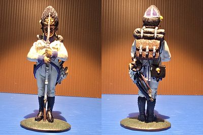 Signed metal statuette from Napoleon Bonaparte's army from 1805, made by Del Prado. A 