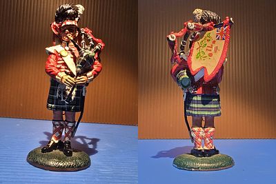 Signed metal statuette from Napoleon Bonaparte's army from 1806, made by Del Prado. A 