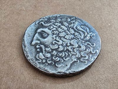 Roman/Greek coin, high quality replica. Diameter 28 mm. 
Unknown authenticity - sold as a 