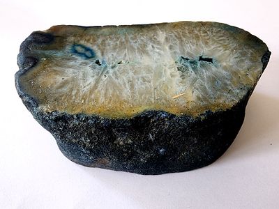 A raw, massive agate slice directly from nature. Spectacular shades, exceptional thickness. 
The 