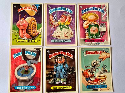 חבורת הזבל - קלפי וינטג' מקוריים אמריקאים משנת 1986. חלקם נדירים ומבוקשים מאוד. 
במצב שמור 