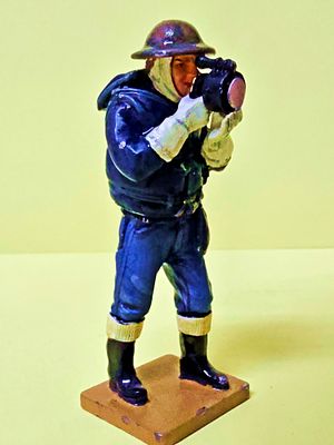 A metal figurine of a Signals Rating figure from the Royal Canadian Navy (RCN) from 1943. (Del 