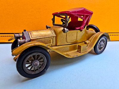 Rare metal collectible model of a 1913 Cadillac car. Average length: 5-9 cm. 
Manufacturer: Made 