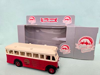 Collectible Metal Model of a Lledo Days Gone Bus
This is a diecast model based on a 1932 bus. Th 