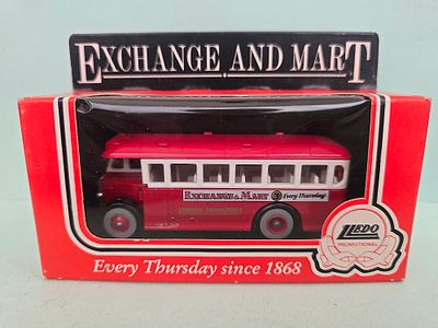 Lledo Days Gone Bus Diecast Model
This is a diecast AEC Regal Bus model designed as a 1932 