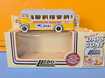 A collectible diecast model from Lledo Days Gone, featuring a 1932 AEC Regal single-decker bus 